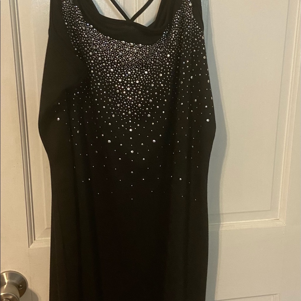 Black dress - Picture 1 of 3